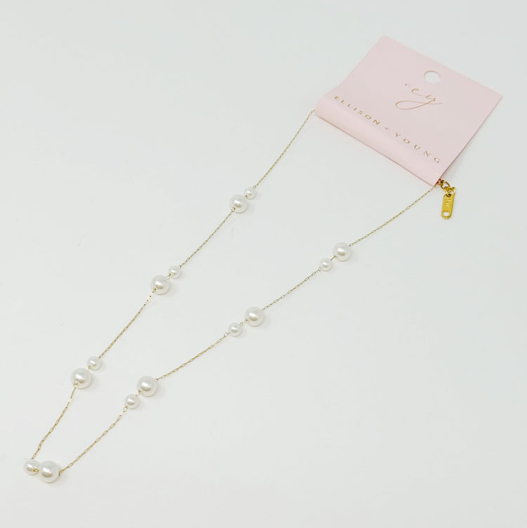 Lovely Lady Dainty Pearl Necklace